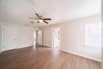 2148 Texas Ave in San Antonio, TX - Building Photo - Building Photo