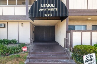 13613 Lemoli Ave in Hawthorne, CA - Building Photo - Building Photo
