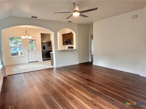 2017 Ridge View Dr in San Marcos, TX - Building Photo - Building Photo