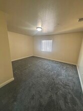 1229 W 60th St in Los Angeles, CA - Building Photo - Building Photo