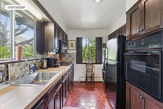 74 John St in Sag Harbor, NY - Building Photo - Building Photo