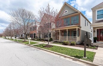 0N443 Dooley Dr in Geneva, IL - Building Photo - Building Photo