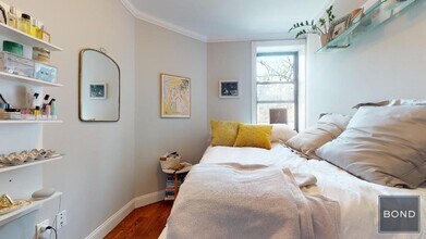 436 W 52nd St in New York, NY - Building Photo - Building Photo