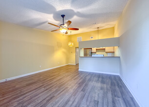 1204 Hidden Pl, Unit E in Tallahassee, FL - Building Photo - Building Photo