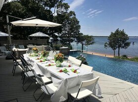 16 N Shore Rd in Hampton Bays, NY - Building Photo