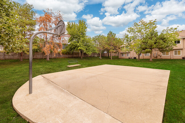 Clarion Park Apartments in Olathe, KS - Building Photo - Building Photo