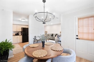 8 Springholm Dr in Berkeley Heights, NJ - Building Photo - Building Photo