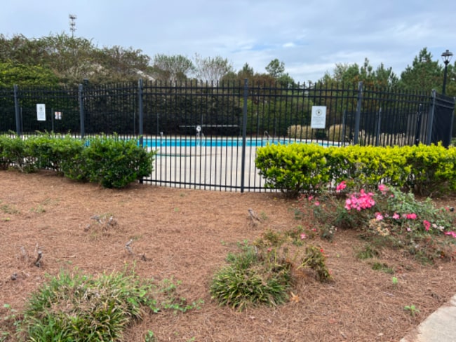 1780 Broad River Rd in Atlanta, GA - Building Photo - Building Photo