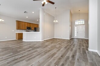 5110 Clover Mist Dr in Ruskin, FL - Building Photo - Building Photo