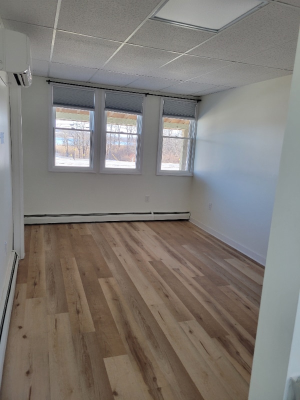 2142 US-9 in Round Lake, NY - Foto de edificio - Building Photo