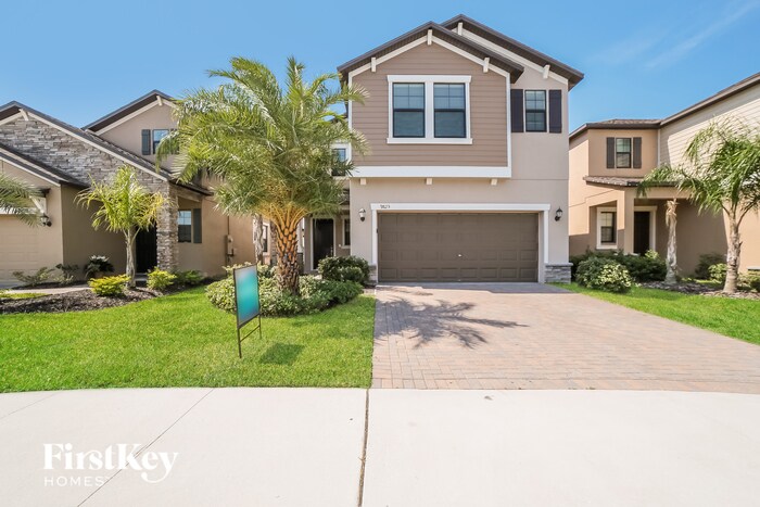 9825 Ivory Dr in Ruskin, FL - Building Photo