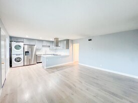 6th Street in Long Beach, CA - Building Photo