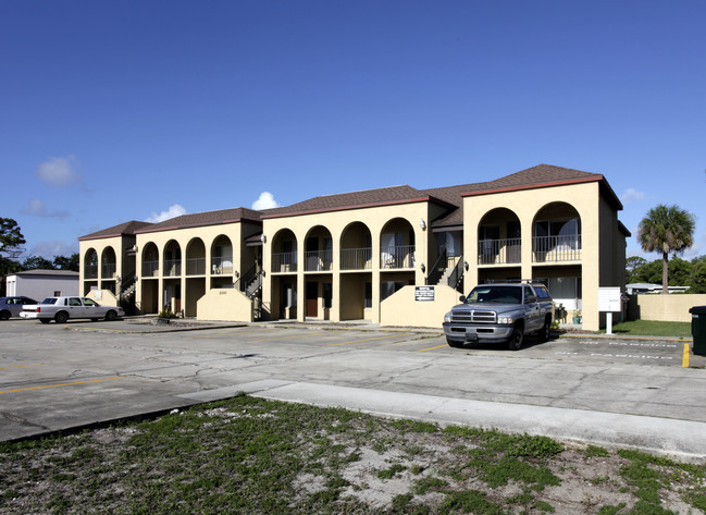 Vista Del Rio Apartments in Titusville, FL - Building Photo - Building Photo