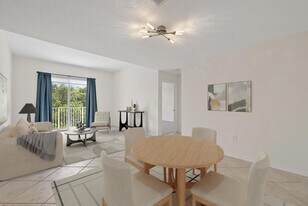 1209 Main St in Jupiter, FL - Building Photo