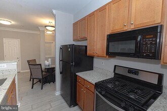 4854 Eisenhower Ave in Alexandria, VA - Building Photo - Building Photo