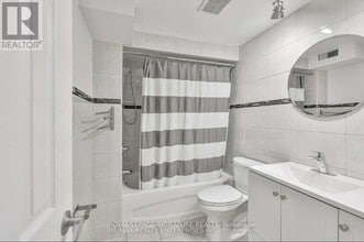 4050 Dunmow Crescent in Mississauga, ON - Building Photo - Building Photo