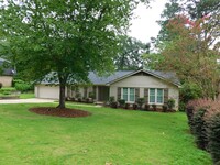 1213 Heritage Ln in Tuscaloosa, AL - Foto de edificio - Building Photo