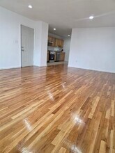 72 Zabriskie St in Jersey City, NJ - Foto de edificio - Building Photo