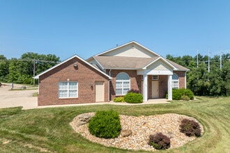 Wellington Manor in Columbia, MO - Building Photo - Building Photo