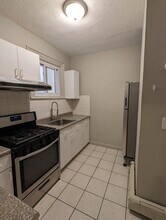 219 Green St, Unit 2R in Cambridge, MA - Foto de edificio - Building Photo