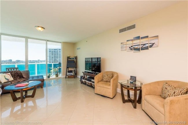 1881 79th Street Causeway-Unit -1807 in Miami Beach, FL - Building Photo - Building Photo