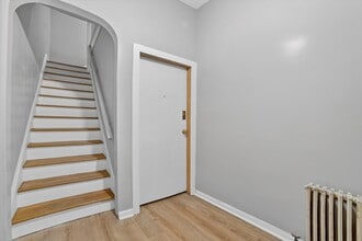 4 Amackassin Ter, Unit Unit #1 in Yonkers, NY - Building Photo - Building Photo