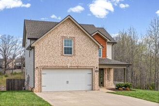 1084 Barnhill Rd in Clarksville, TN - Building Photo - Building Photo