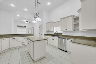 22 Midlands Cir in Edinburg, TX - Building Photo - Building Photo