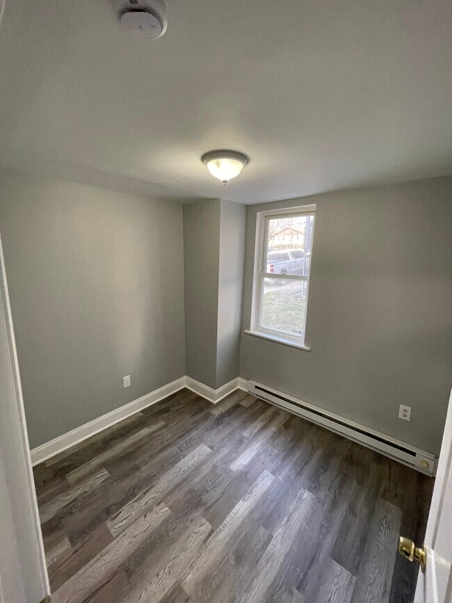 916 W Linden St, Unit 1 in Scranton, PA - Foto de edificio - Building Photo