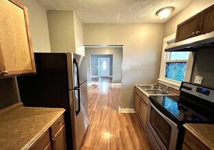 820 Cross St in Lansing, MI - Building Photo - Building Photo