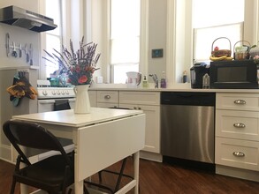 109 Carpenter Ln in Philadelphia, PA - Building Photo - Building Photo