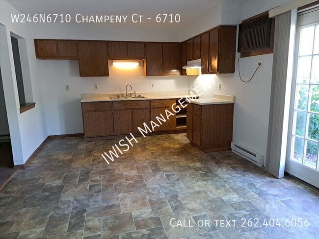 W246N6710 Champeny Ct in Sussex, WI - Building Photo - Building Photo