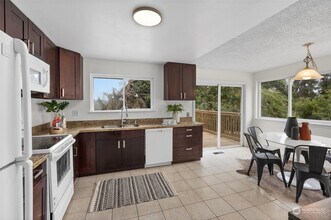 500 Stevens Ave NW in Renton, WA - Building Photo - Building Photo