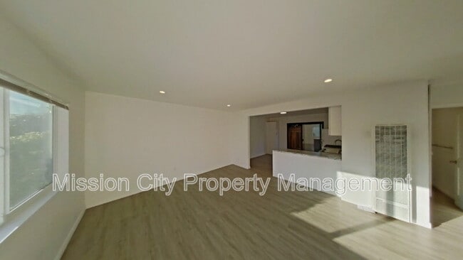 626 E De La Guerra St in Santa Barbara, CA - Building Photo - Building Photo
