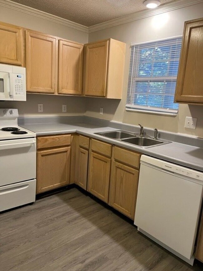 711 Carolina Ave-Unit -102 in Raleigh, NC - Building Photo - Building Photo