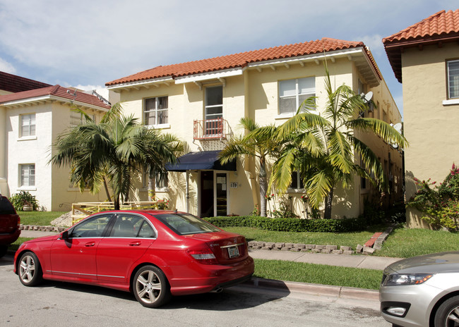 Menores Condo in Coral Gables, FL - Foto de edificio - Building Photo