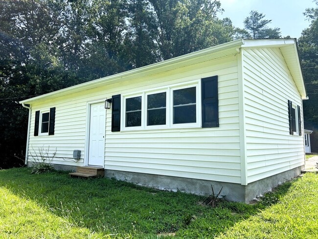 property at 3992 Dug Hill Rd