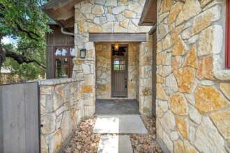 19404 Bold Venture Dr in Spicewood, TX - Building Photo - Building Photo