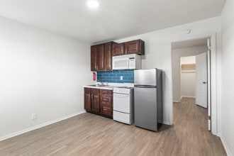 901 N Gaskill St in Huntsville, AR - Building Photo - Building Photo