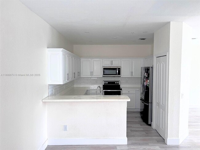 4415 SW 160th Ave in Miramar, FL - Building Photo - Building Photo