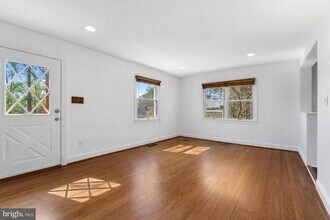 10628 S Dunmoor Dr in Silver Spring, MD - Building Photo - Building Photo