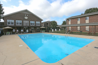 Villas at Vineyard in Winston-Salem, NC - Foto de edificio - Building Photo