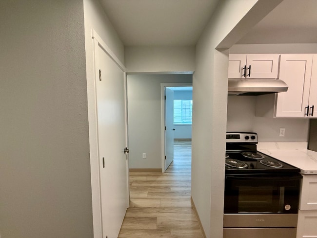 1725 SW Barton St in Seattle, WA - Building Photo - Building Photo