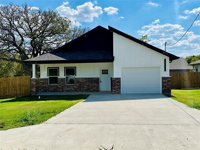 4025 Lake St in Greenville, TX - Building Photo