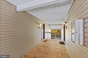 5708 Olde Mill Ct in Alexandria, VA - Building Photo