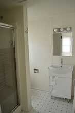 216 Oak St in Neenah, WI - Building Photo - Building Photo