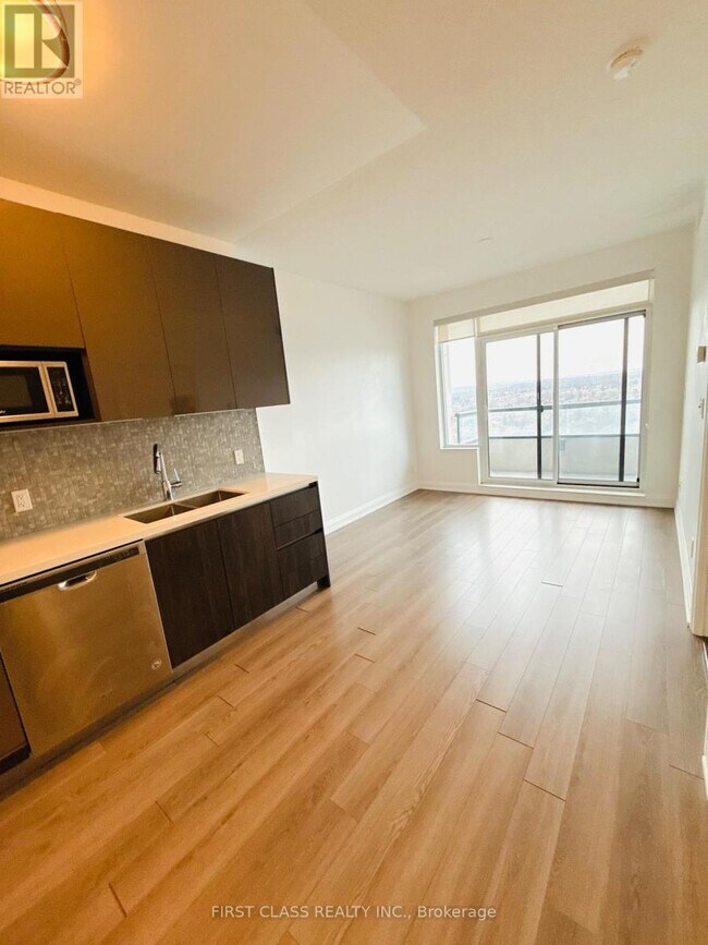 15 Water Walk Dr in Markham, ON - Building Photo - Building Photo