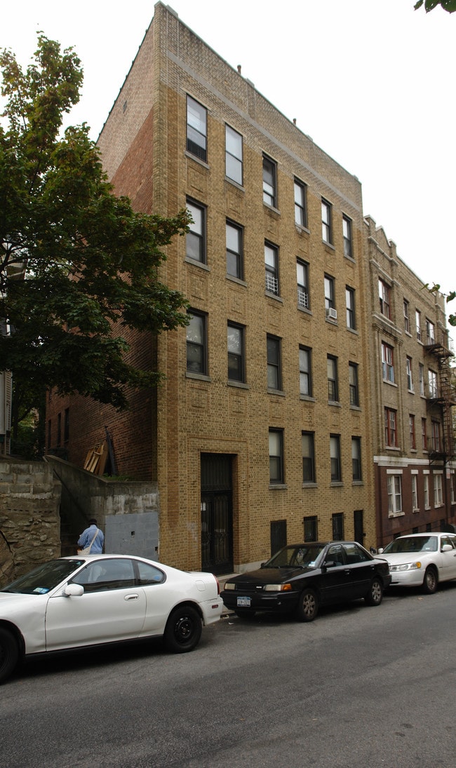 78 St Andrews Pl in Yonkers, NY - Foto de edificio - Building Photo