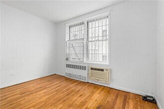 310 Beverley Rd, Unit 2-A in Brooklyn, NY - Building Photo - Building Photo