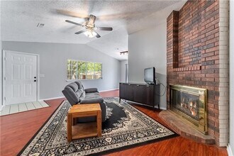 725 W Van Gogh Pl in Fayetteville, AR - Building Photo - Building Photo